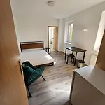 Neu Renoviert Private Mit Bad Und Kueche Guest house Rostock