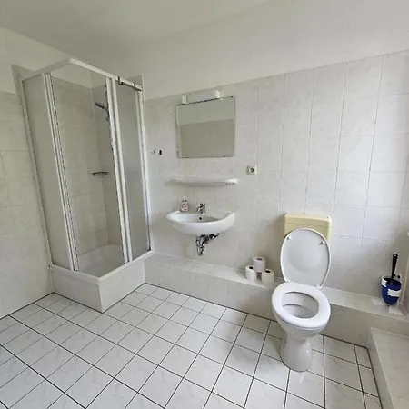 Neu Renoviert Private Mit Bad Und Küche 3* Rostock
