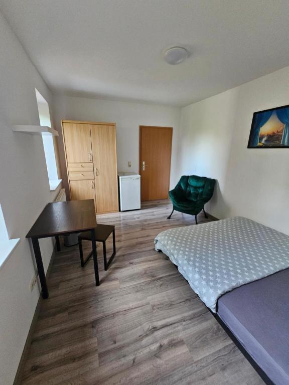 Neu Renoviert Private Zimmer Mit Bad Und Kueche Guest house Rostock