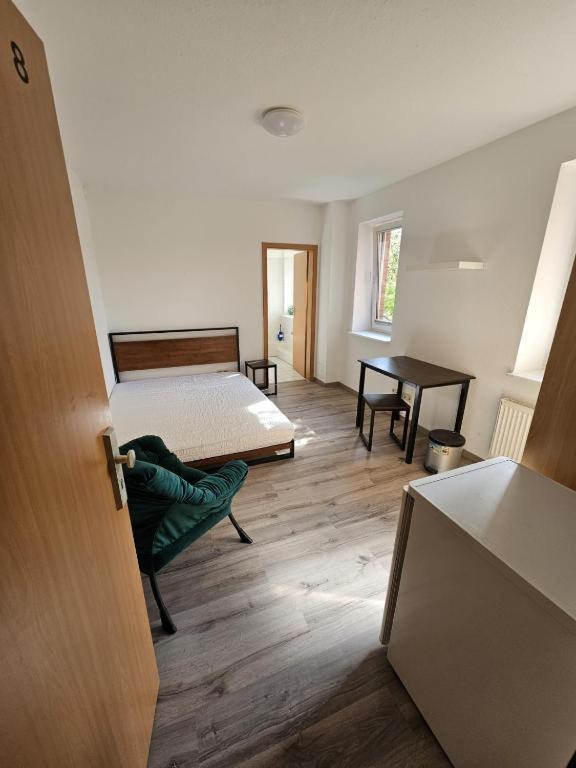 Neu Renoviert Private Zimmer Mit Bad Und Kueche Guest house Rostock