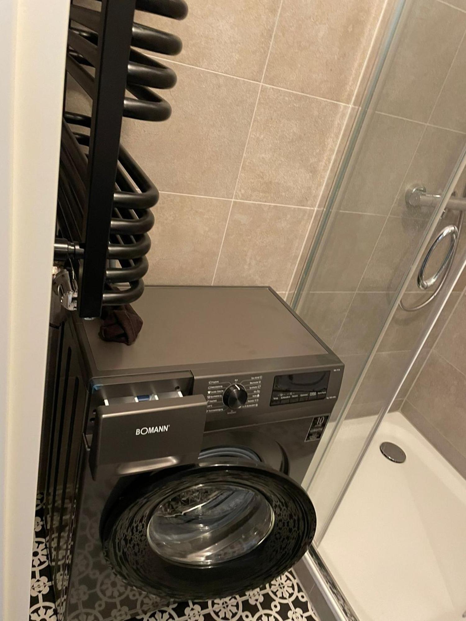 Guest house Neu Renoviert Private Zimmer Mit Bad Und Kueche Rostock